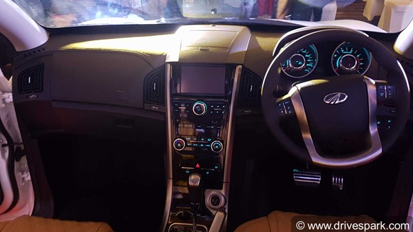 New Mahindra XUV500 Top Features: Retuned Engine, New Headlamps, Leather Seats, Smartwatch Connectivity & More