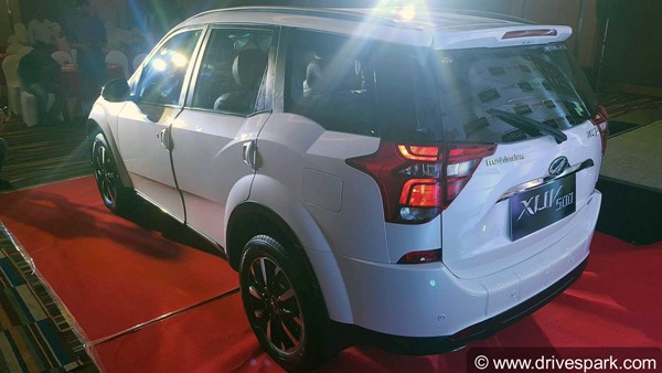 2018 Mahindra XUV500 Variants In Detail: Price, Specifications, Mileage And Features