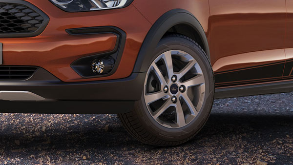 Ford Freestyle Accessories List: Body Stripe, Spoiler, Seat Covers, Ambient Lighting, Roof Cross Bars & More