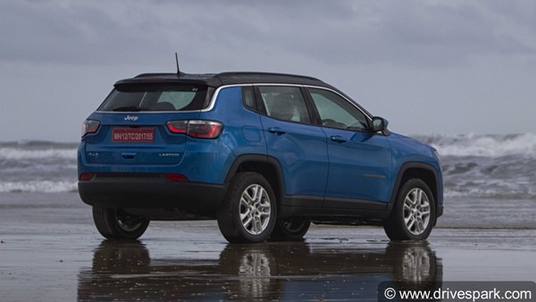 The 2018 Mahindra XUV500 returns a claimed mileage of 15kpl for the petrol model and 16kpl for the diesel variant.