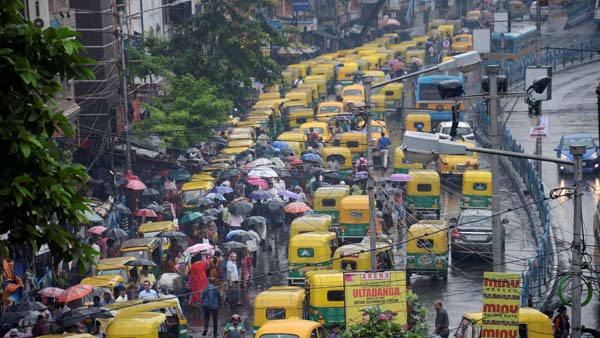 Express Highway Speed Limit In India Raised — New Speed Limit For Car Stands At 120km/h Express Highway Speed Limit In India Raised — New Speed Limit For Car Stands At 120km/h