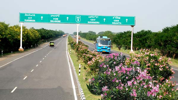 Express Highway Speed Limit In India Raised — New Speed Limit For Car Stands At 120km/h Express Highway Speed Limit In India Raised — New Speed Limit For Car Stands At 120km/h