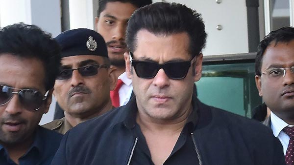 Salman Khan And Jacqueline Fernandez Ride Royal Enfield In Ladakh