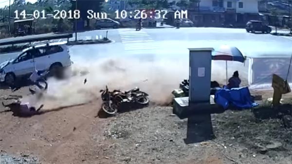 Toyota Innova Crashes Into Bajaj Pulsar; Three People Seriously Injured