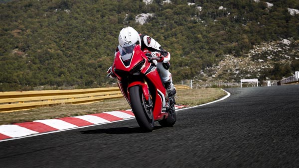 All-New Honda CBR1000RR To Get V4 Engine