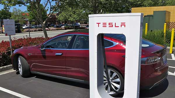 Electric Car Charging Stations To Be 3Km Apart In Cities; 50Km Distance On Highway Electric Car Charging Stations To Be 3Km Apart In Cities; 50Km Distance On Highway