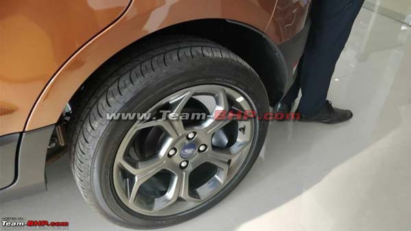 Ford EcoSport Titanium S and Signature Edition More Details Revealed