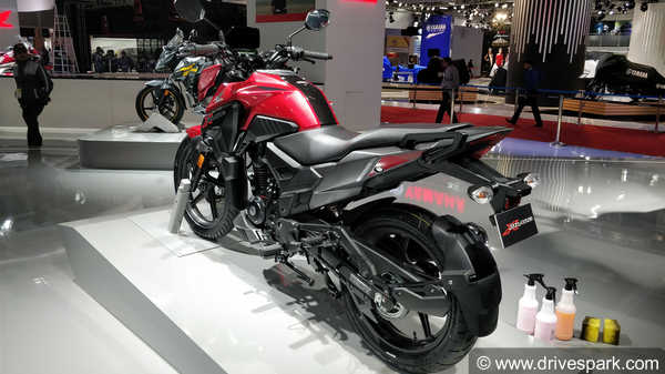 Honda X-Blade Disadvantages (Cons) and Advantages (Pros): LED Headlight, Dual-Port Exhaust And More