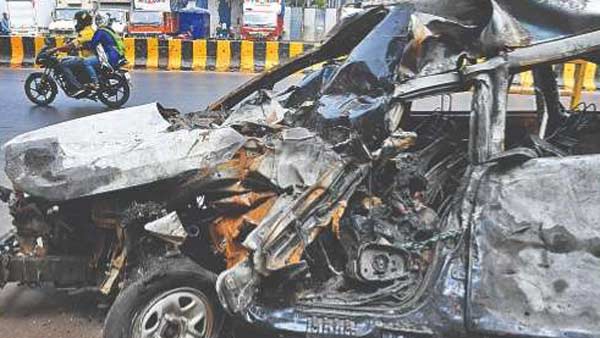 Tata Hexa Involves In A High-Speed Accident In Mumbai: Two Lives Lost