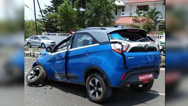 Speeding Tata Nexon Hits An Electric Pole; Passengers Escape Accident Unhurt