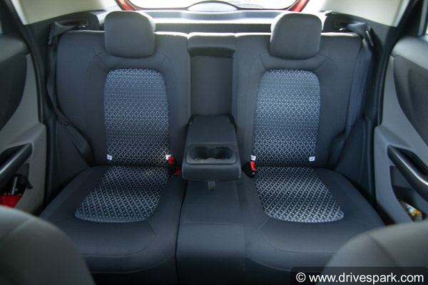 Tata Nexon Disadvantages (Cons) and Advantages (Pros): Design, Features, AMT, Comfort, Practicality & More