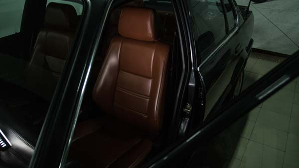 The BMW E30 3 Series 318i — A Fine Example Of A Restored Driver’s Car In India