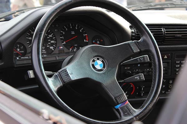 The BMW E30 3 Series 318i — A Fine Example Of A Restored Driver’s Car In India