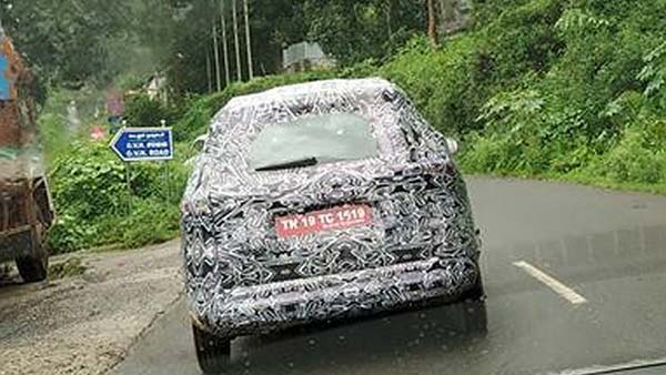 New Renault MPV Based On Kwid Spotted Testing; To Be Launched in 2019