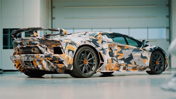 Lamborghini Aventador SVJ Makes New Nürburgring Lap Record, Just Like That