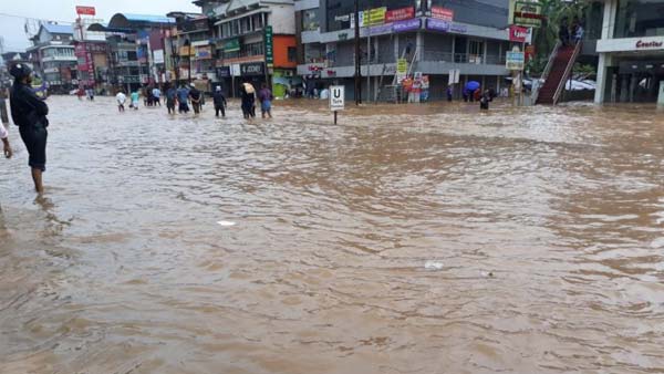 Kerala Floods 2018 — Facts & Precautions To Know While Driving Through The Flooding