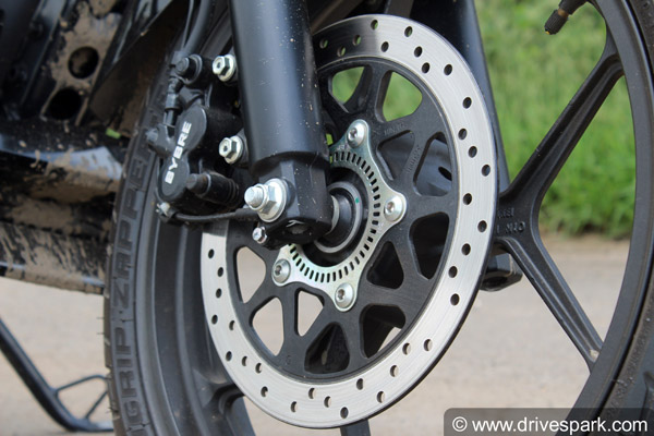 Suzuki Intruder 150 Road Test Review — The Entry-Level Modern Cruiser