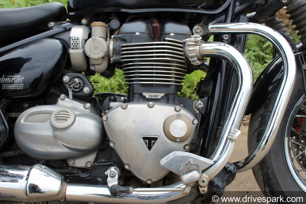 Triumph Bonneville Speedmaster Road Test Review — A Retro Looking Modern Classic Cruiser