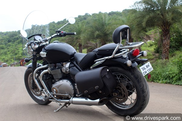 Triumph Bonneville Speedmaster Road Test Review — A Retro Looking Modern Classic Cruiser