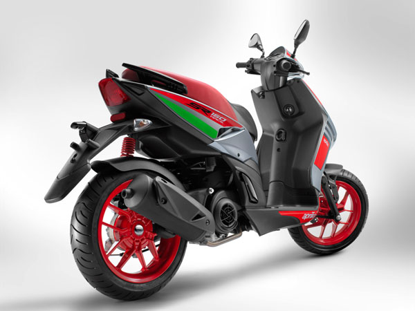 Aprilia And Vespa Scooters Available With Attractive Festive Season offers