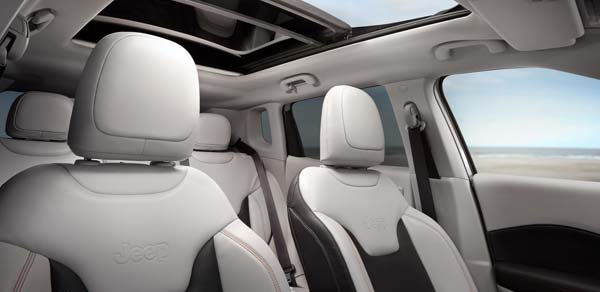 Jeep Compass Limited Plus Model Spotted With Sunroof - Launch Next Month