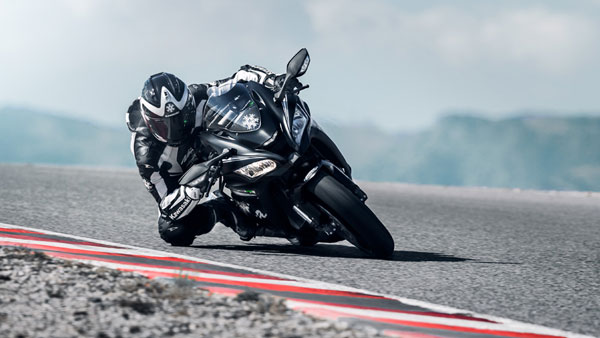 Kawasaki Ninja ZX-10R & ZX-10RR Price Hike: Prices Increased By Around Rs 50,000