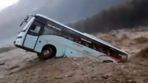 Manali Floods: Tourist Bus Falls Into Beas River — Watch The Shocking Video!
