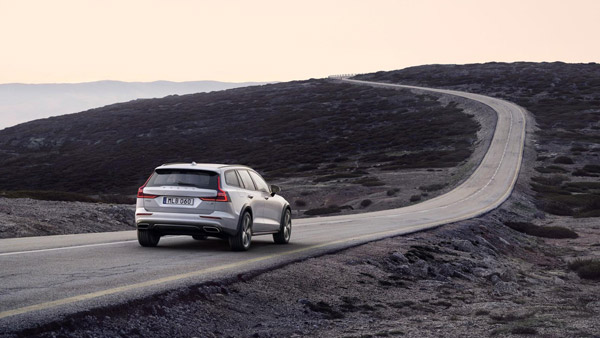 New 2019 Volvo V60 Cross Country Unveiled; Specifications, Features, Images & More