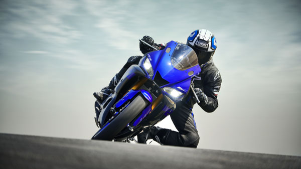 2019 Yamaha YZF-R3 Revealed – Gets LED Headlights And Digital Instrument Cluster