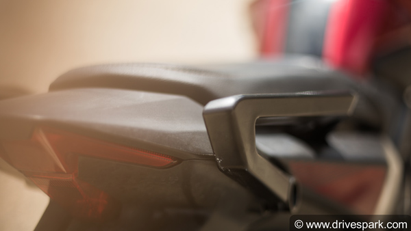 Honda X-Blade Review — A Style Statement In The Commuter Segment