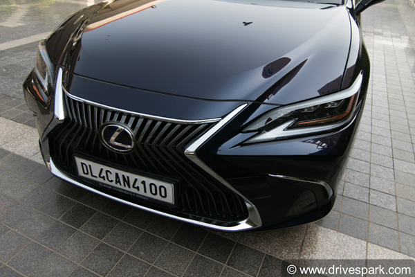 2018 Lexus ES 300h Review — Designed To Impress