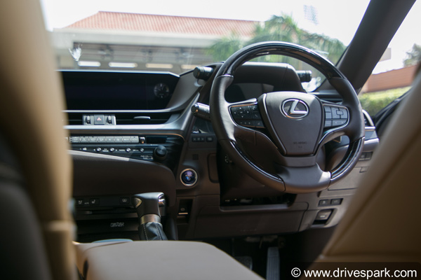 2018 Lexus ES 300h Review — Designed To Impress