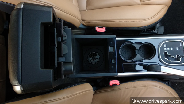 Mahindra XUV500 W11 Review — How ‘Plush & New’ Is It? Mahindra XUV500 W11 Review — How ‘Plush & New’ Is It?