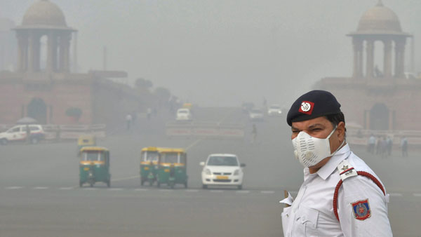 Delhi Air Pollution: Government Proposes Banning Private Cars On Delhi Streets Delhi Air Pollution: Government Proposes Banning Private Cars On Delhi Streets