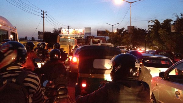 Ban On Registration Of New Vehicles In Bangalore To Curb Pollution & Congestion