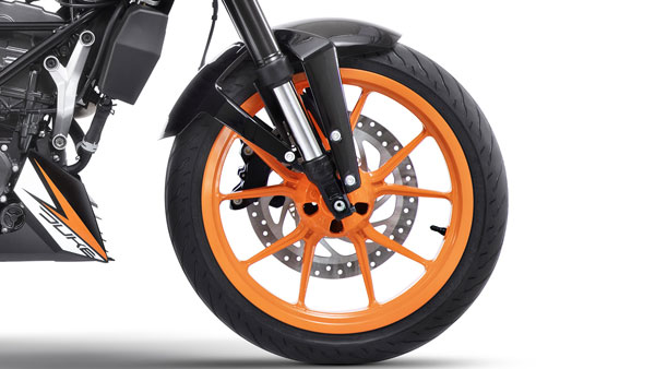 KTM Duke 125 Vs Duke 200: Design, Engine Specifications, Features, Pricing & Other Details