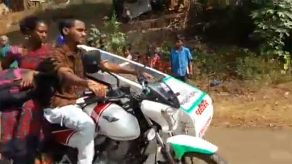 Two Wheeler Ambulance In Andhra Pradesh: Bajaj V15 Ferries Patients To Hospital