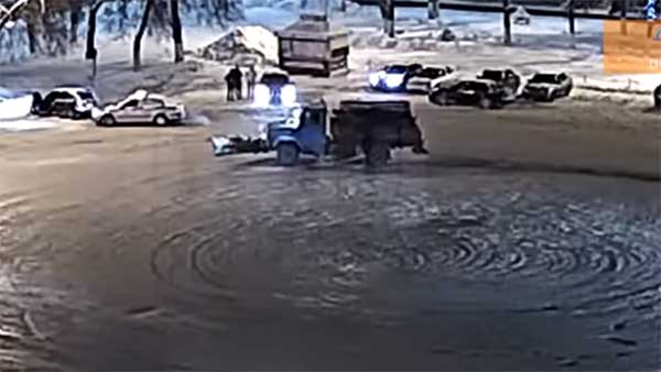 Car Drifting In Snow — Watch How Russian Drifters Are Celebrating Christmas With Cops