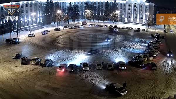 Car Drifting In Snow — Watch How Russian Drifters Are Celebrating Christmas With Cops