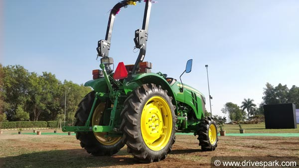 John Deere 3028EN Launched In India: John Deere 3028EN Images, Specifications & Details