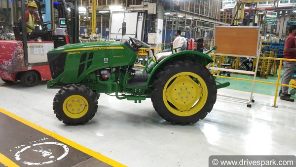 John Deere 3028EN Launched In India: John Deere 3028EN Images, Specifications & Details