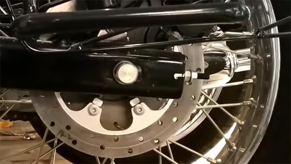 Royal Enfield 350 Electra With Rear Disc Brakes; Still Misses Out On ABS