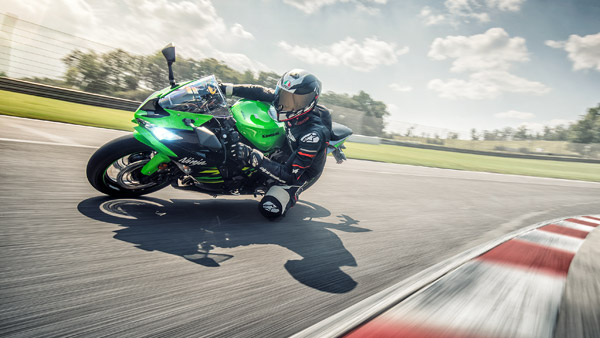 Kawasaki Ninja ZX-6R Launched In India: Kawasaki Ninja ZX-6R Price, Details & Specifications