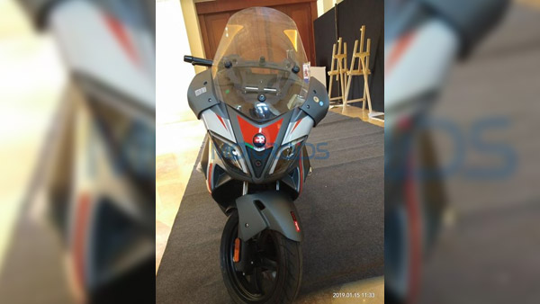 Aprilia 300cc Scooter Spy Pics; SR Max 300 Premium Maxi-Scooter For India