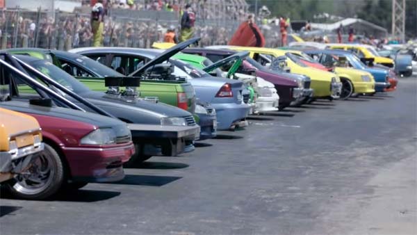 Burnout World Record: Australians Organise Biggest Burnout In The World — Video & Details Burnout World Record: Australians Organise Biggest Burnout In The World — Video & Details