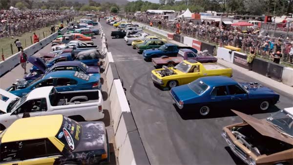 Burnout World Record: Australians Organise Biggest Burnout In The World — Video & Details Burnout World Record: Australians Organise Biggest Burnout In The World — Video & Details