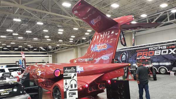 Learjet Limo Unveiled: Aircraft Turned Into Club