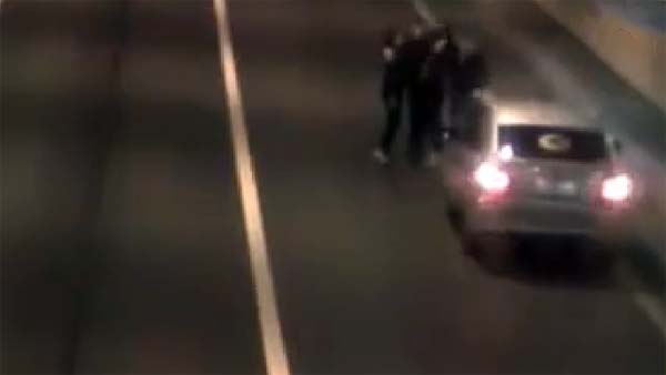 Truck Almost Runs Over Four People Clicking Selfies