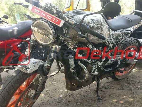 Husqvarna Vitpilen 401 Spotted With KTM Wheels