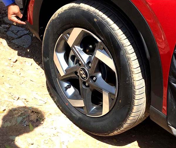 Hyundai Venue Revealed In Leaked Images 